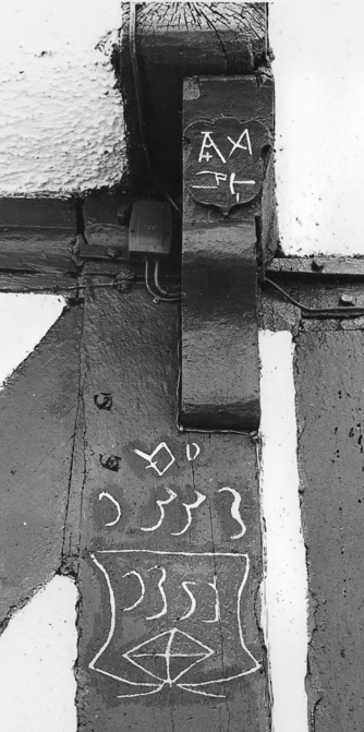 Bild zur Katalognummer 202: Jahreszahl auf Holz mit Initialen, Wappenschild mit Marke und Küferzeichen Boppard, Stadtgebiet