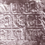 zwei Steine mit liniengerahmter Inschrift