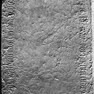 Grabplatte des Bischofs Konrad VII. aus Soest (Conradus Koler) aus rotem Marmor.