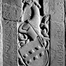 Wappengrabplatte für Konrad Vorpuck und Luzia, Stephan und Dorothea Ingolstetter aus rotem Marmor.