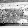 Fragment der Grabplatte eines unbekannten Geistlichen 