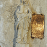 Grundstein der Maria Magdalenen-Kapelle mit eingelassener Kupfertafel [1/2]