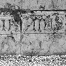 Fünf Fragmente vielleicht einer Grabplatte für Nikolaus Stuckler, Pfarrer von St. Ägid (Nr. 63 †), und einen weiteren Verstorbenen (Nr. 287 †), ehemals außen an der Ostwand und Nordwand der Severinszelle. Rotmarmor.