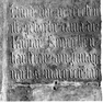 Detail zur Grabplatte mit den Grabinschriften für Kaspar Finbeck und eine Barbara (I) sowie für seine Ehefrau Anna (II), an der Westwand, innen unter der Empore, erste Platte von Norden, oben. Rotmarmor.