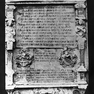 Gedächtnisinschrift und Stifterinschrift des Kaspar Hell und der Florentina, geb. Plank, auf dem Wandgrabmal der Tochter Florentina Hell