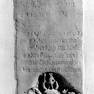 Sterbeinschriften auf der Wappengrabplatte des Hans Krafft und seiner Ehefrau Barbara