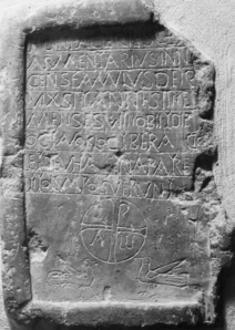 Bild zur Katalognummer 1: Grabstein des Knaben Armentarius