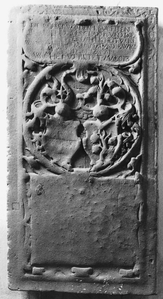 Bild zur Katalognummer 344: Grabplatte eines Unbekannten, vermutlich ein St. Goarer Schulmeister oder Geistlicher