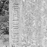 Grabplatte einer Unbekannten, Detail